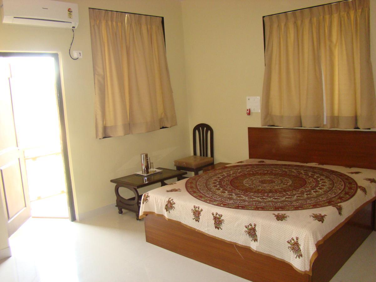 Hira Laxmi Residency Hotel Alibag Exterior photo