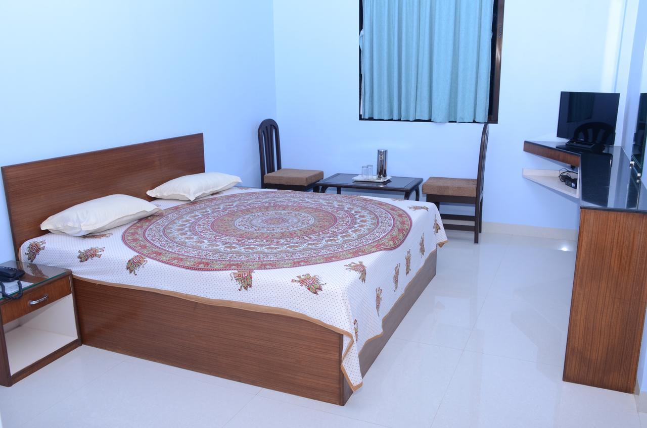 Hira Laxmi Residency Hotel Alibag Exterior photo