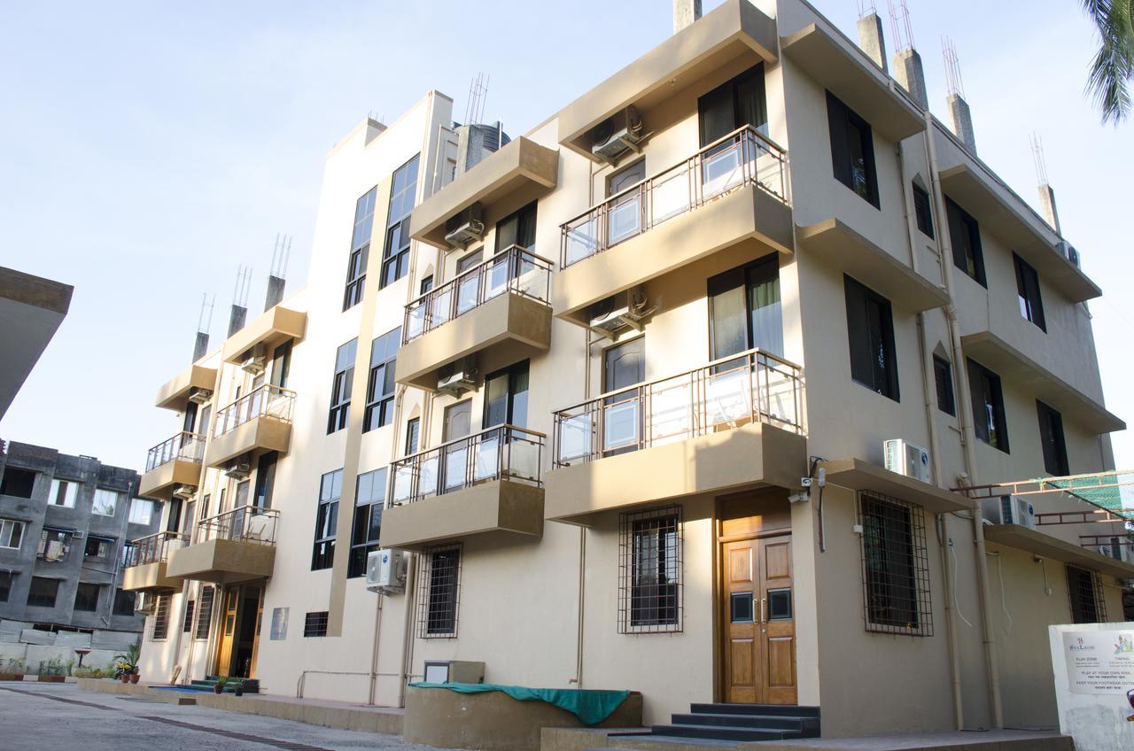 Hira Laxmi Residency Hotel Alibag Exterior photo